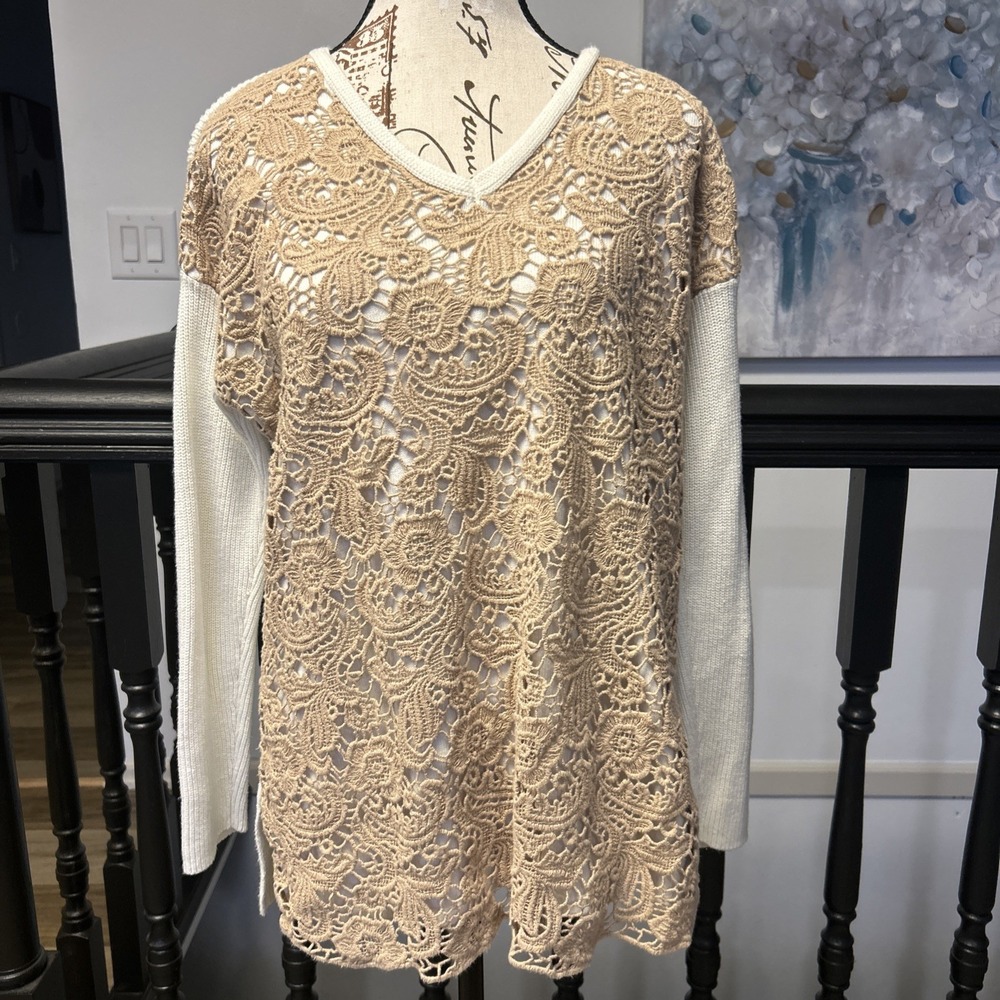 Chico's $99 Unique Crochet Lace Overlay Front V~Neck Sweater Size 1 Small